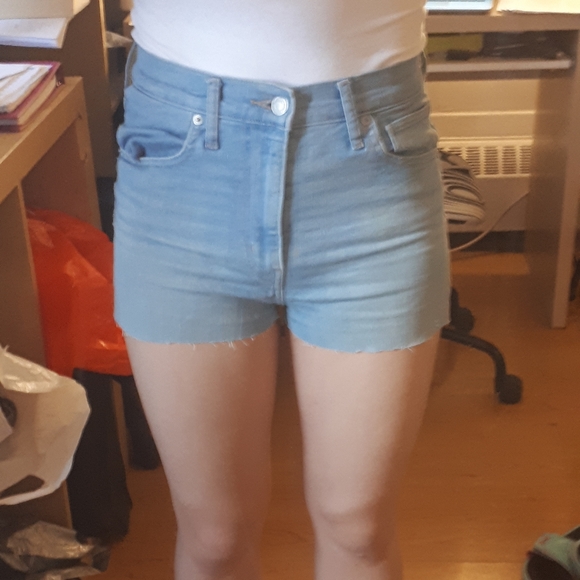 Levi's cutoffs - Picture 1 of 4